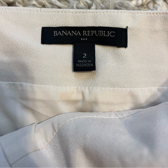 2/$30 Banana Republic- Cream Mini Skirt w/ Faux Leather Deatil - Picture 4 of 6